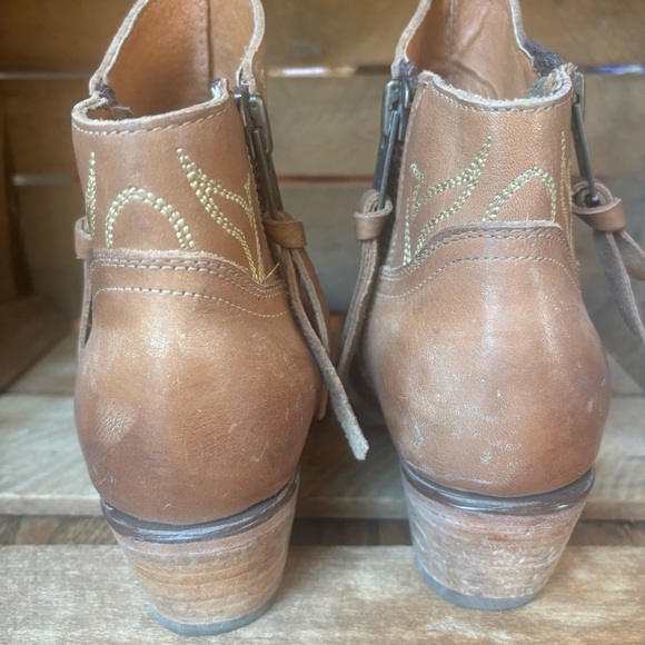 Freebird Wolfie Leather Ankle Booties Western Size 9 - Picture 4 of 13